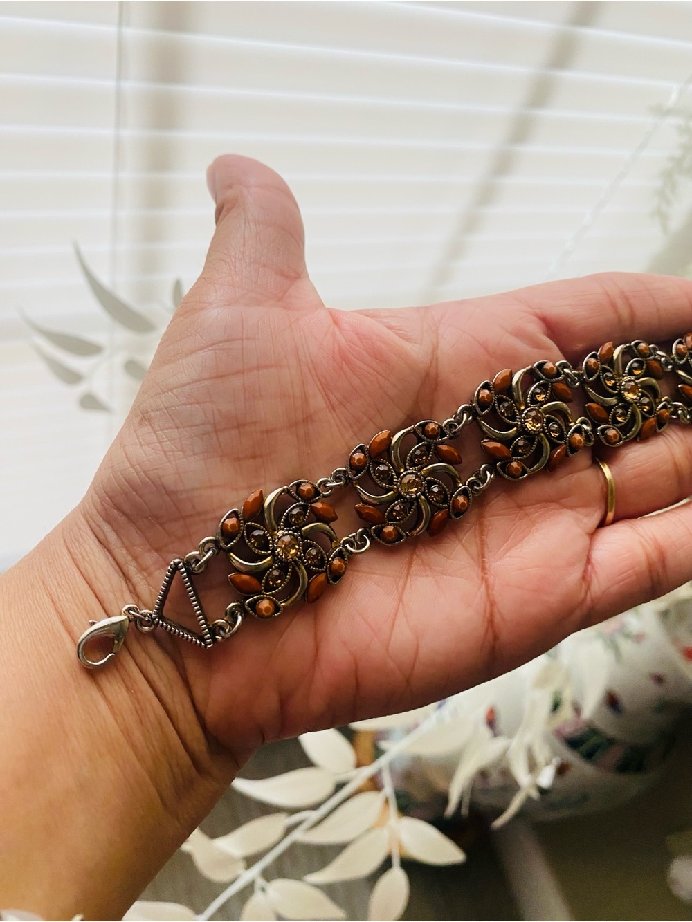 Vintage Amber like silver Floral Link Bracelet - size 7.5”